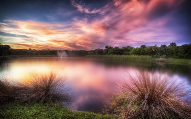 Lake fountain sunset mountains cityscape free wallpaper for desktop - medium preview image