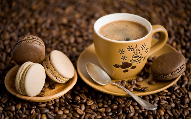 Coffee macaroons stilllife basket blurry free wallpaper for desktop - medium preview image