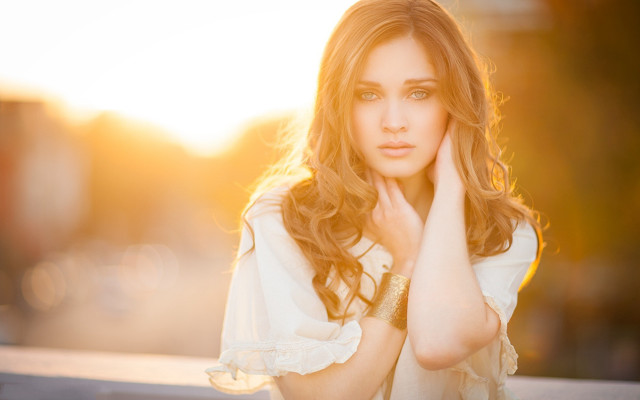 Beatrice huntington sunset portrait blonde free wallpaper for desktop - medium preview image