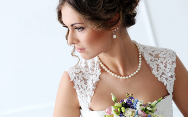 Wedding dress bouquet pearl jewelry free wallpaper for desktop - medium preview image