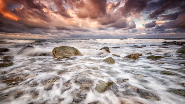 Rocky beach mountain horizon sunset free wallpaper for desktop - medium preview image