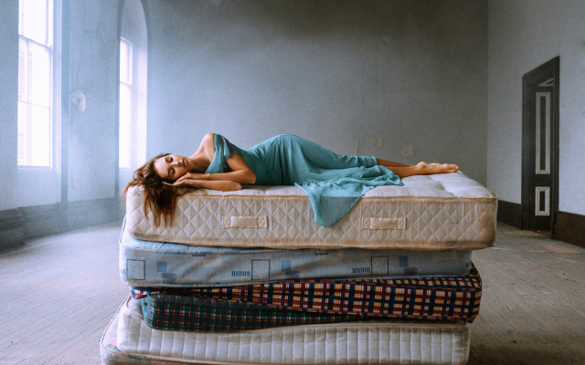 Woman mattress pile room blue free wallpaper for desktop - medium preview image