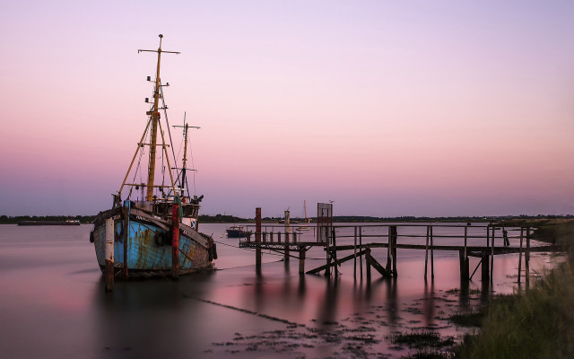 Boat docked pier pink sky free wallpaper for desktop - medium preview image