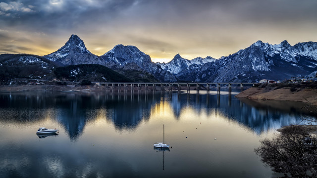 Lake bridge boats mountains clouds free wallpaper for desktop - medium preview image