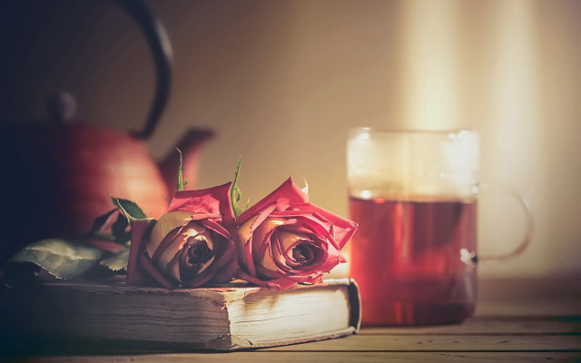 Book roses tea table kettle free wallpaper for desktop - medium preview image