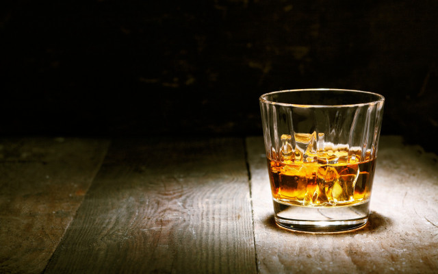 Whiskey glass wooden table dark free wallpaper for desktop - medium preview image