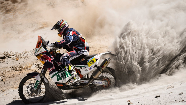 Desert dirtbike dust motorcycle helmet free wallpaper for desktop - medium preview image