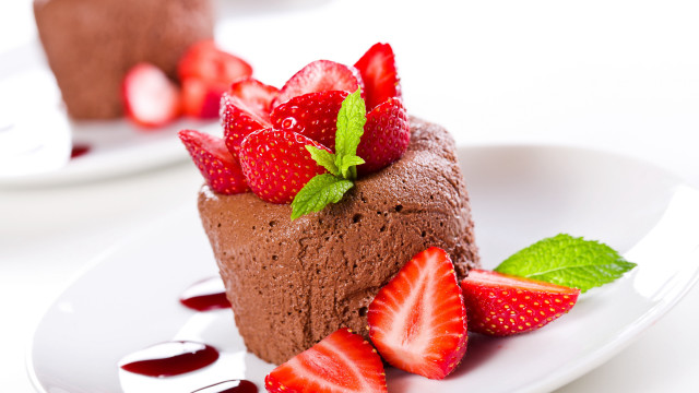 Chocolate cake strawberries plate spoon #2 free wallpaper for desktop - medium preview image