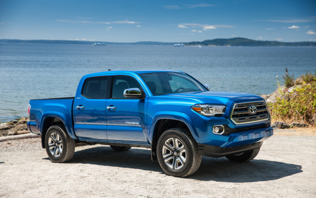 Blue toyota truck beach ocean free wallpaper for desktop - medium preview image