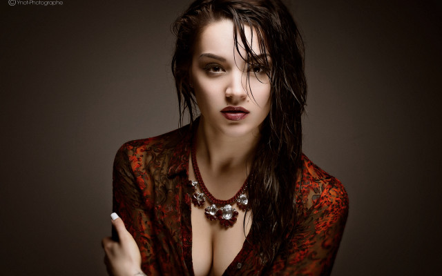 Elina karimova leesha hannigan portrait free wallpaper for desktop - medium preview image