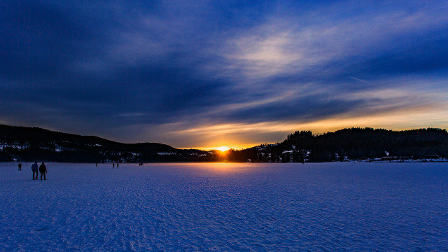 Snowy field sunset mountains group free wallpaper for desktop - medium preview image