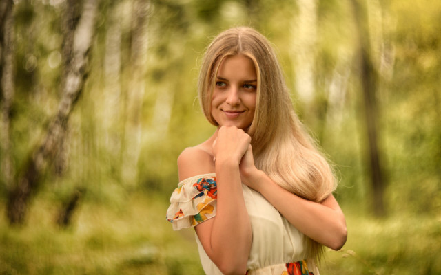 Blonde woman forest portrait bare free wallpaper for desktop - medium preview image