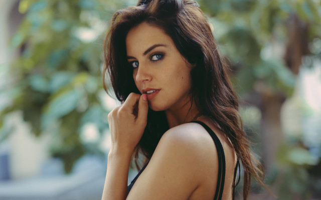 Seductive brow bokeh posing longhair free wallpaper for desktop - medium preview image