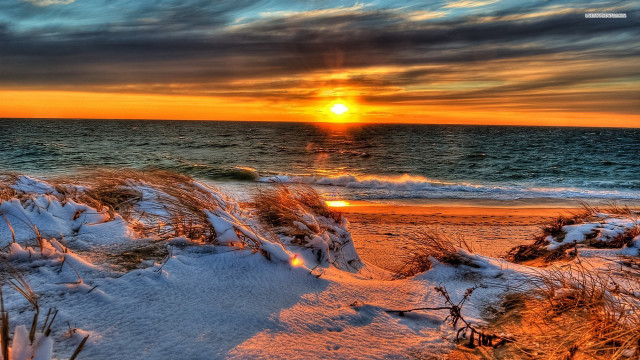 Sunset ocean beach snow grass free wallpaper for desktop - medium preview image