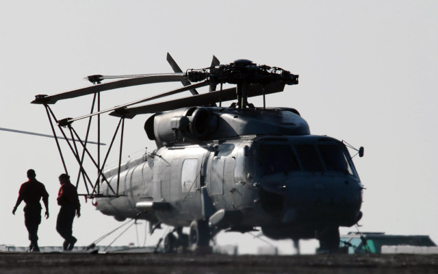 Helicopter man runway sky cobra free wallpaper for desktop - medium preview image