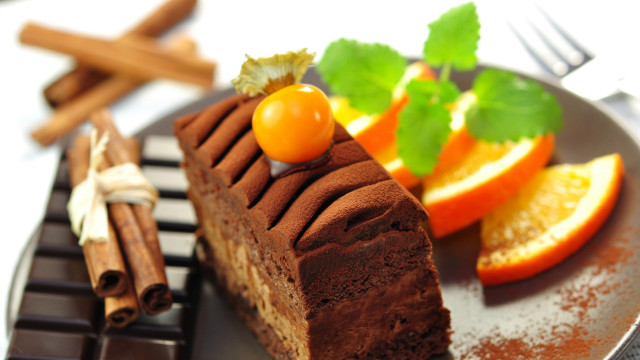 Chocolate cake oranges cinnamon plate free wallpaper for desktop - medium preview image