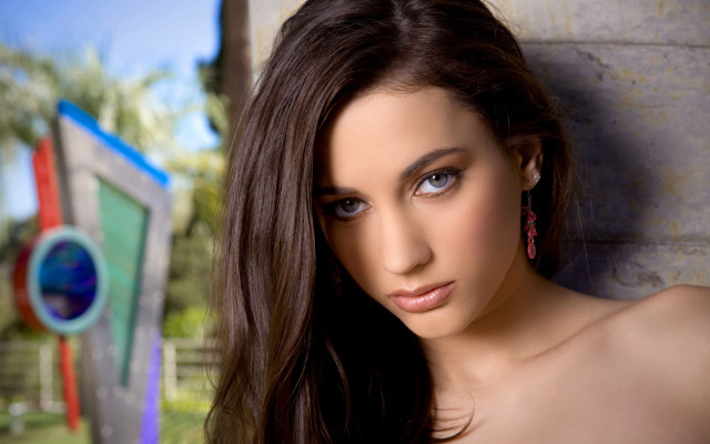 Woman long hair wall sculpture free wallpaper for desktop - medium preview image