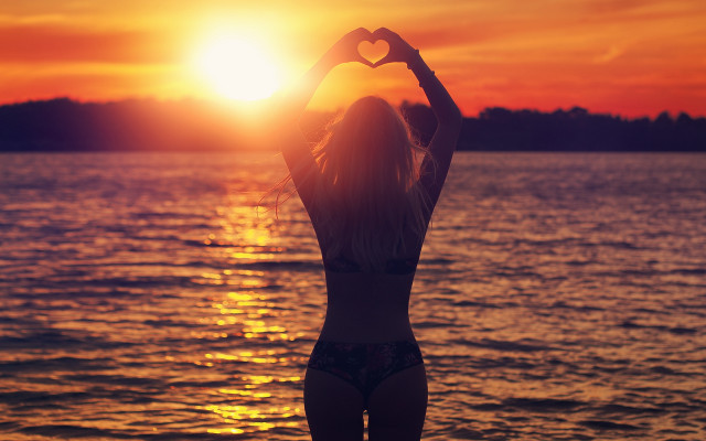 Beach sunset woman bikini silhouette free wallpaper for desktop - medium preview image