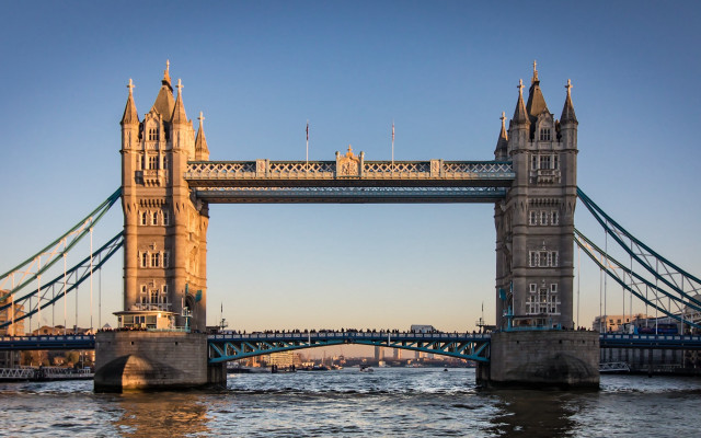 Bridge water boat city sunset free wallpaper for desktop - medium preview image