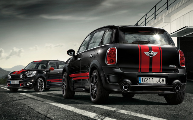 Couple cars street building sky free wallpaper for desktop - medium preview image