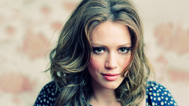 Constance anne parker polka dot free wallpaper for desktop - medium preview image