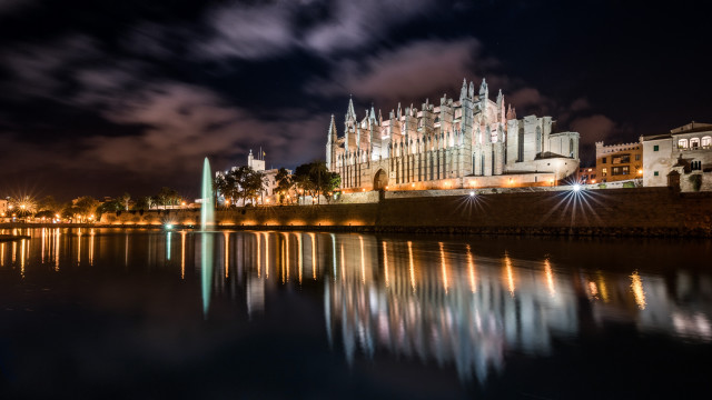 Castle fountain night reflection gothic free wallpaper for desktop - medium preview image