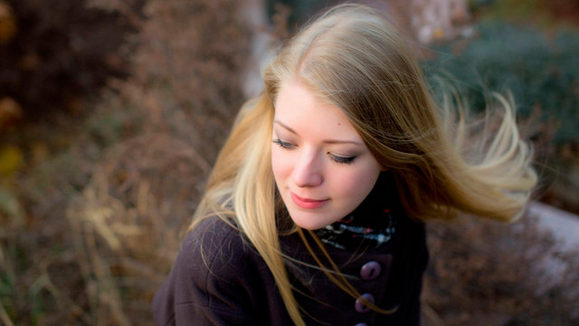 Blonde woman outdoors portrait jewelry free wallpaper for desktop - medium preview image