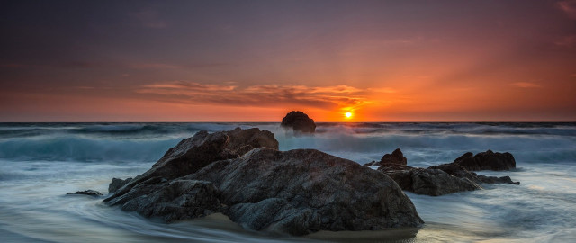 Sunset ocean rocks wave shore free wallpaper for desktop - medium preview image