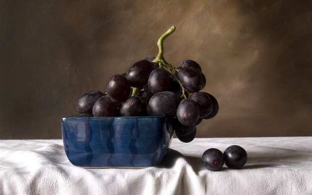 Blue bowl grapes white tablecloth free wallpaper for desktop - medium preview image