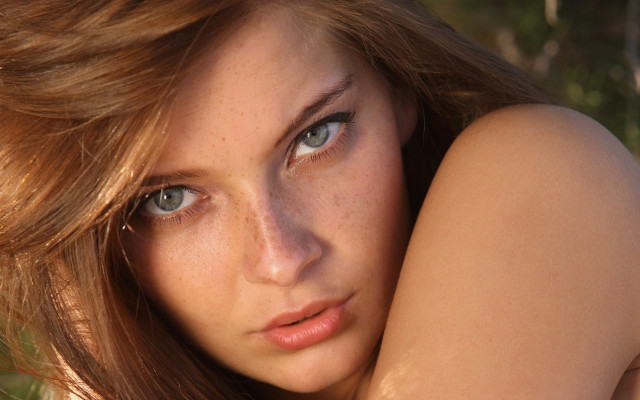 Freckled haired blue eyed woman free wallpaper for desktop - medium preview image