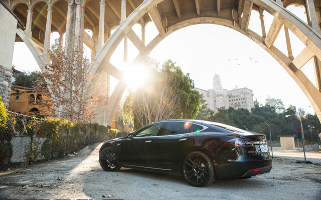 Car bridge sunlight bird urban free wallpaper for desktop - medium preview image