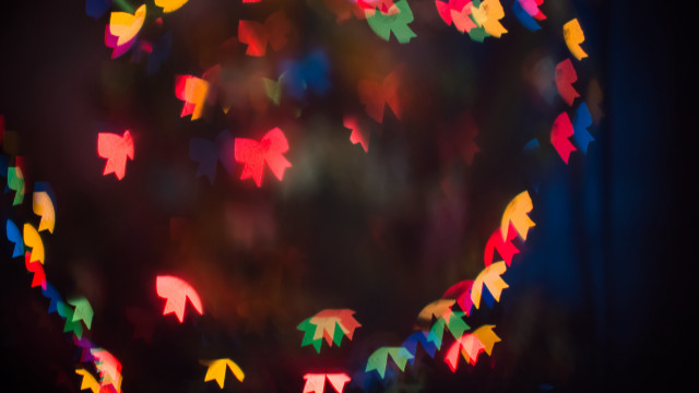 Colorful paper leaves blurry bokeh free wallpaper for desktop - medium preview image