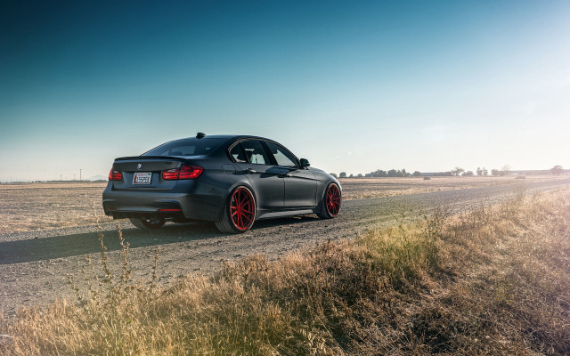 Black car dirt road dry free wallpaper for desktop - medium preview image