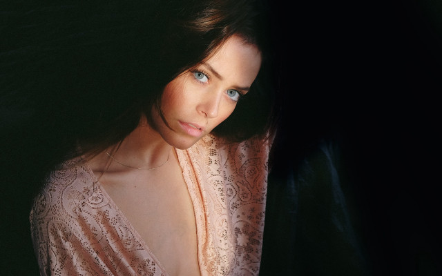 Eszter mattioni pink dress black free wallpaper for desktop - medium preview image