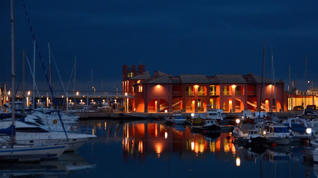 Marina boats night citylights building free wallpaper for desktop - medium preview image