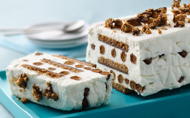 Cake white frosting walnuts blue free wallpaper for desktop - medium preview image