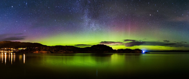 Aurora lake night stars island free wallpaper for desktop - medium preview image