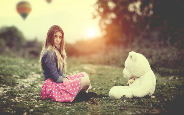 Girl teddy bear field hotairballoons free wallpaper for desktop - medium preview image