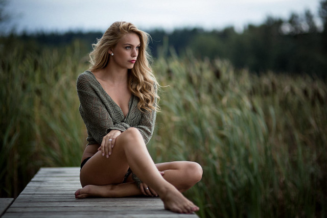 Woman dock blonde nature portrait free wallpaper for desktop - medium preview image