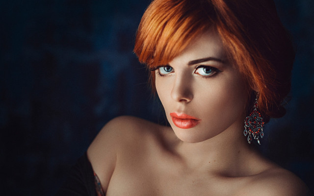 Red haired woman blue eyes free wallpaper for desktop - medium preview image