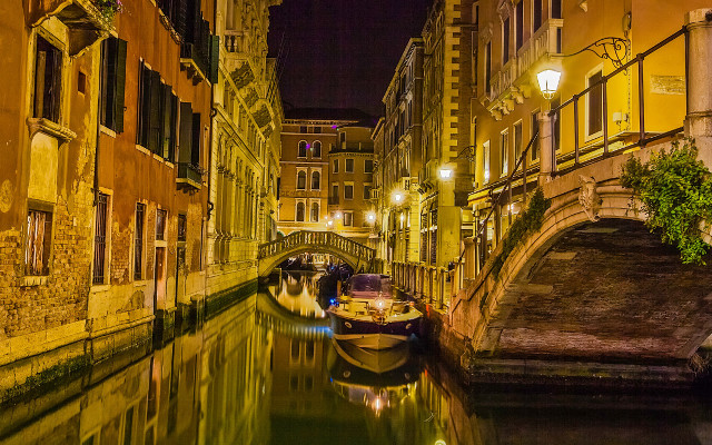 Canal boats bridge nighttime lights #2 free wallpaper for desktop - medium preview image