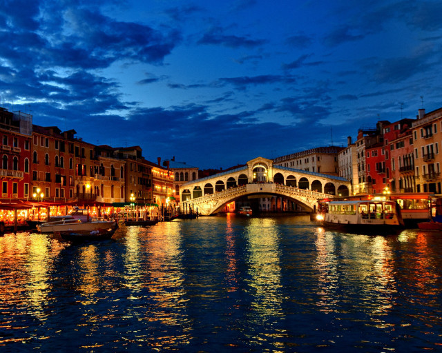 Bridge river boats nighttime buildings free wallpaper for desktop - medium preview image
