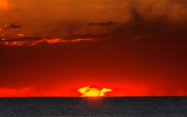 Orange cloud sky ocean boat free wallpaper for desktop - medium preview image