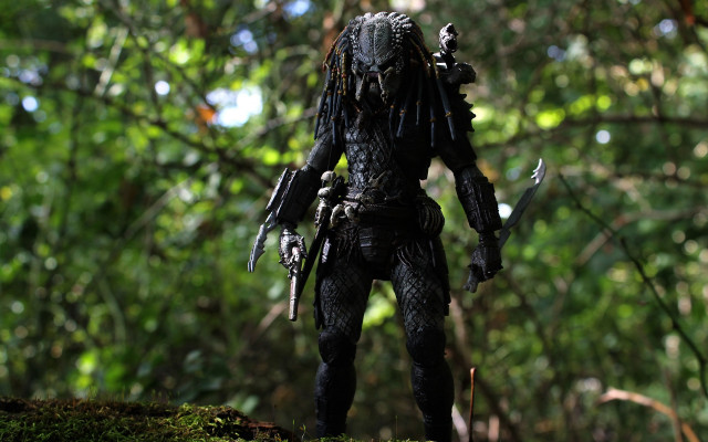 Toy predator woods knife christmas free wallpaper for desktop - medium preview image