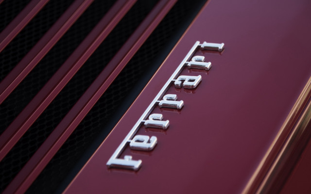 Ford emblem closeup detailed tiltshift free wallpaper for desktop - medium preview image