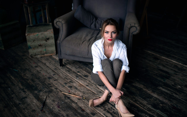 Woman sitting barefoot cane portrait free wallpaper for desktop - medium preview image