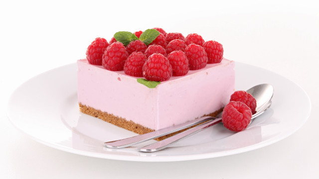 Cake raspberries plate fork spoon free wallpaper for desktop - medium preview image