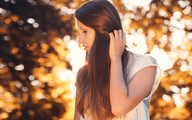 Woman longhair tree autumn bokeh free wallpaper for desktop - medium preview image