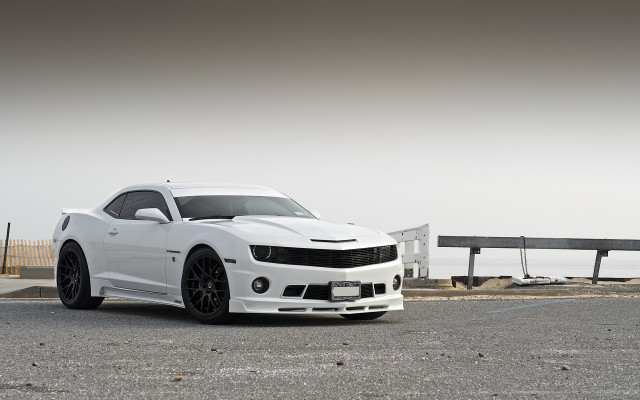 White car road fence water free wallpaper for desktop - medium preview image