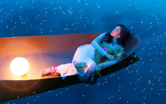 Woman boat water light star free wallpaper for desktop - medium preview image